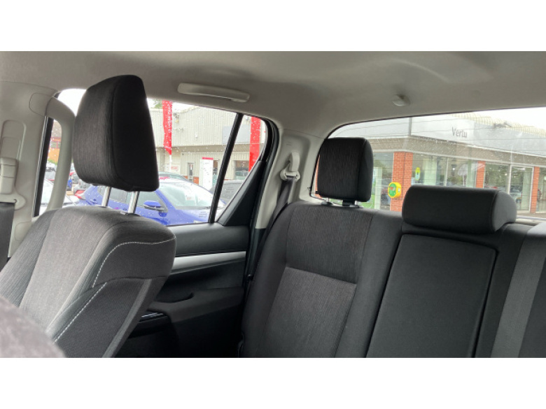 Toyota Hilux Diesel Invincible D/Cab Pick Up 2.8 D-4D Auto